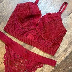 NWOT Very Sexy Lined Plunge bustier bra & panty